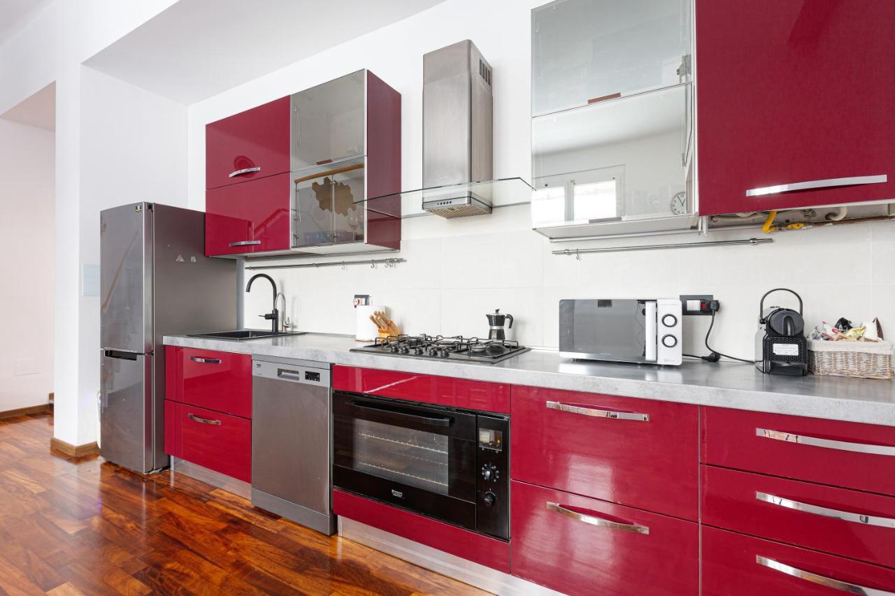 Cosy Nearby Piazza Insubria! Book Now! Milano